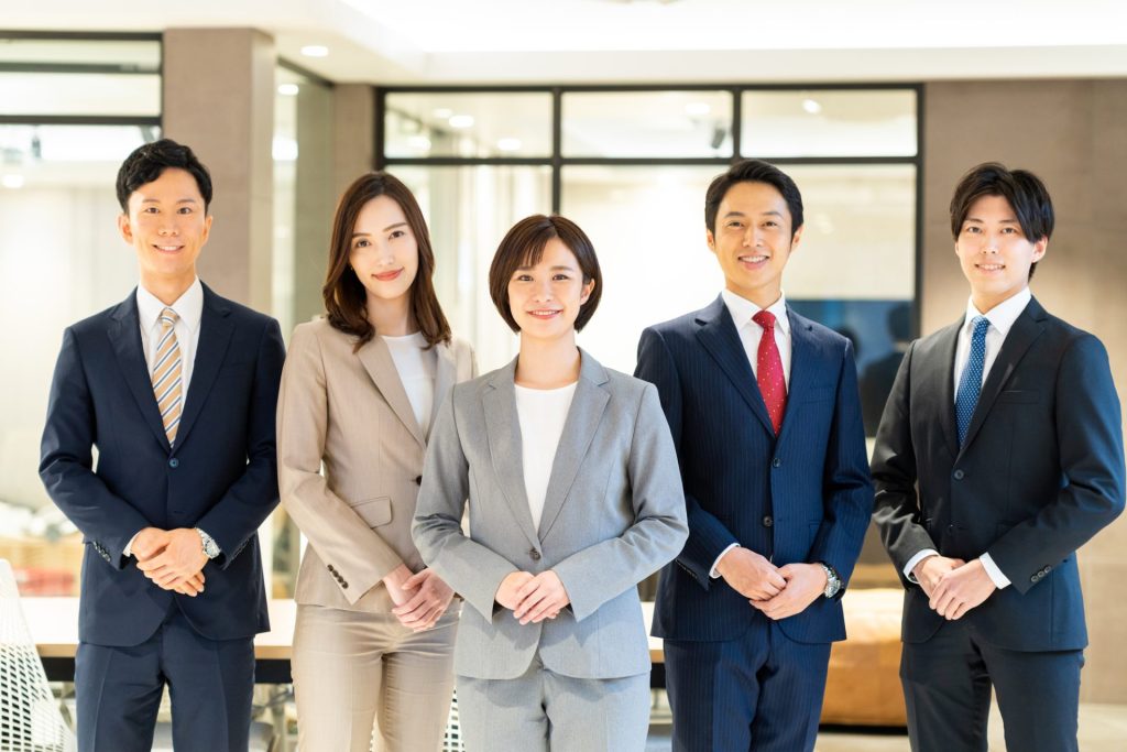 ビジネスマン５人