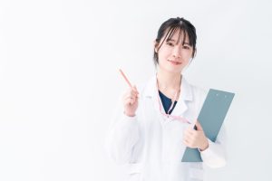 メンタルヘルス対策の予防について解説する専門家のイメージ