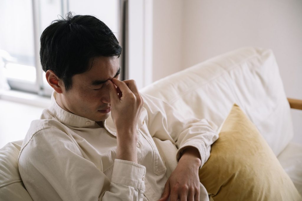 メンタル不調を抱える従業員のイメージ