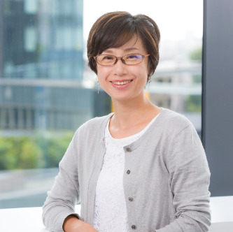 公認心理士・特定社会保険労務士・シニア産業カウンセラー・メンタルヘルス法務主任者
筑波大学大学院卒。大学卒業後、民間企業・社労士事務所等に勤務し、ハラスメント問題を中心としたコンサルティング業務に従事。その後、産業医事務所の事務長として産業保健領域での問題解決及び産業医・産業保健師のマネジメント等を行う。 2015 年に社会保険労務士として独立後、産業保健領域を専門に活動。 特に企業の職場復帰支援プログラムの構築を多数実施。休職者へのカウンセリング、企業担当者へ産業保健についてのコンサルテーションも多数実施【保有資格】 特定社会保険労務士 公認心理師 シニア産業カウンセラー メンタルヘルス法務主任者 他