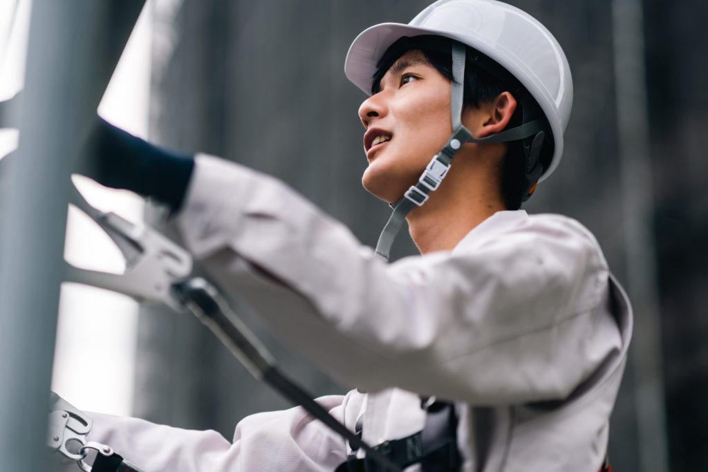 安全衛生責任者の配置された現場で働く従業員のイメージ