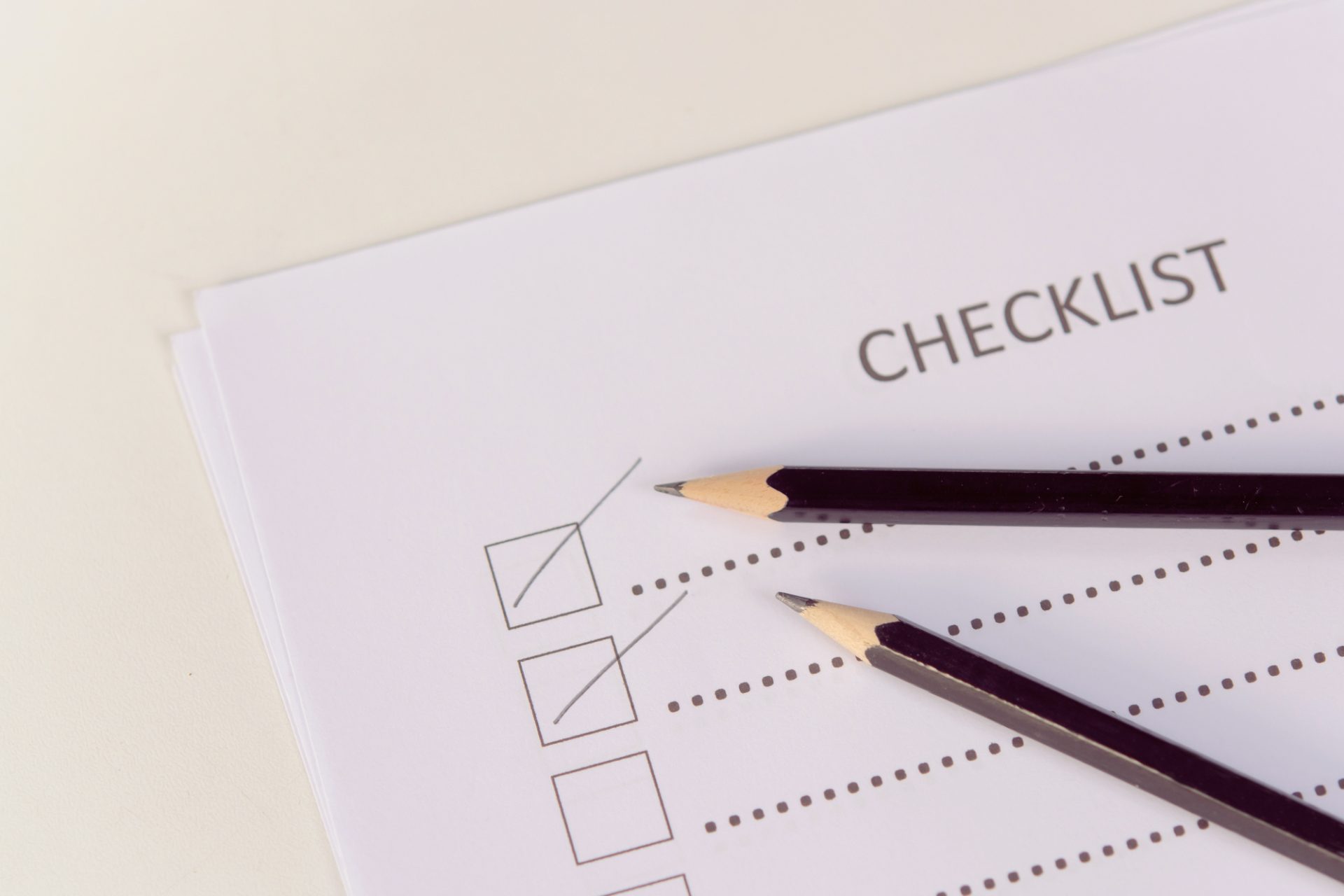 チェックリストと鉛筆